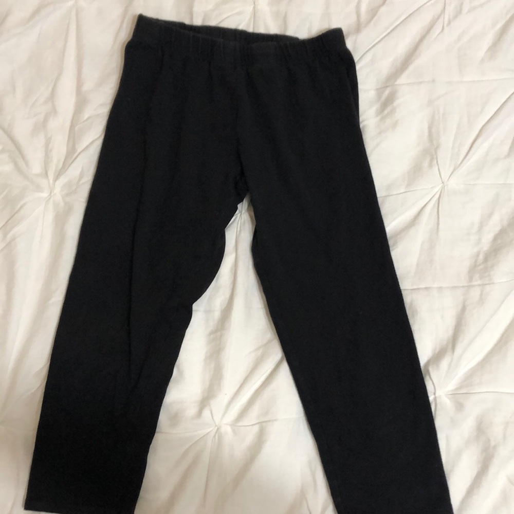 Black Capri Leggings 🖤